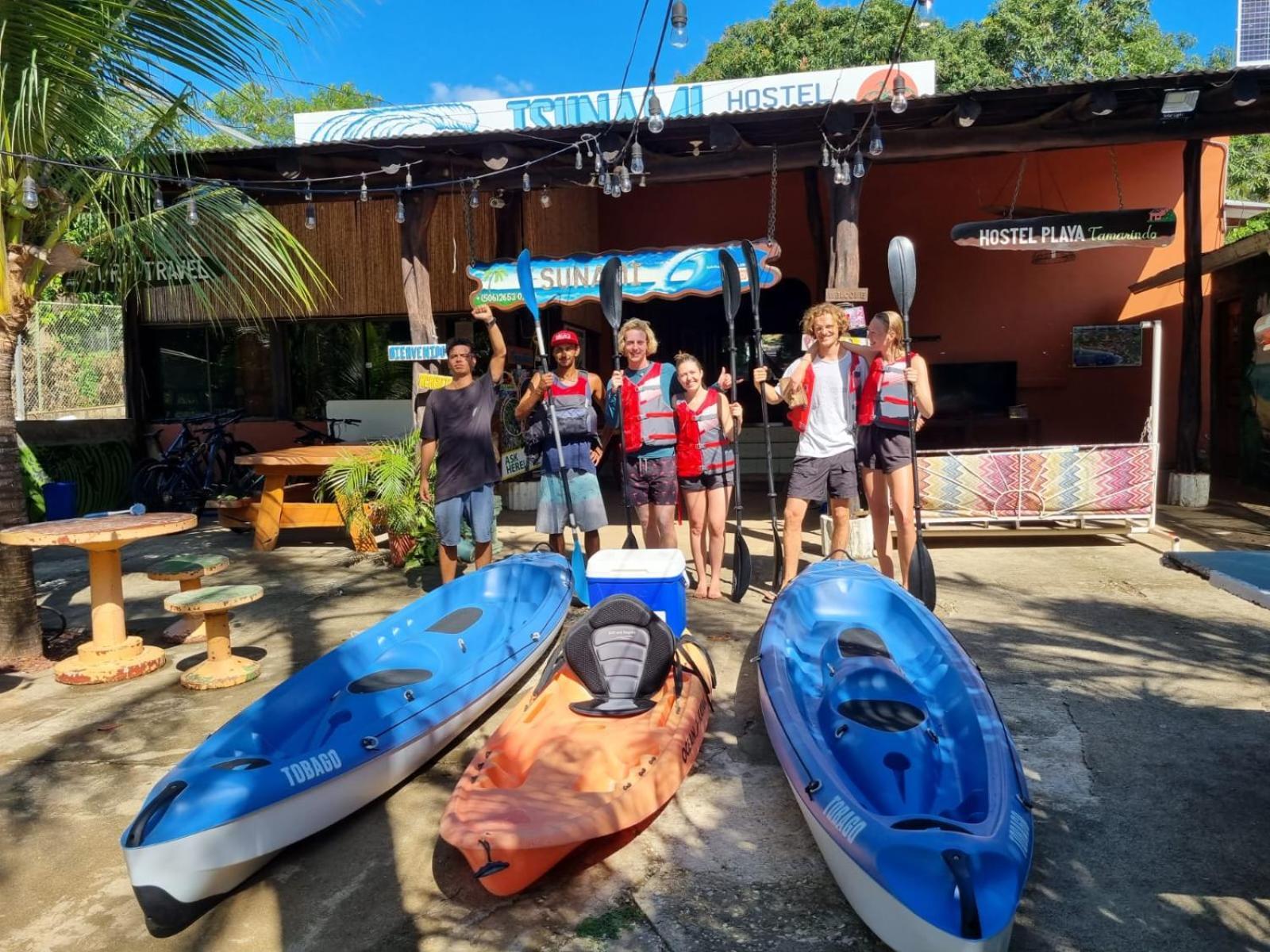 Tsunami Hostel Tamarindo Buitenkant foto