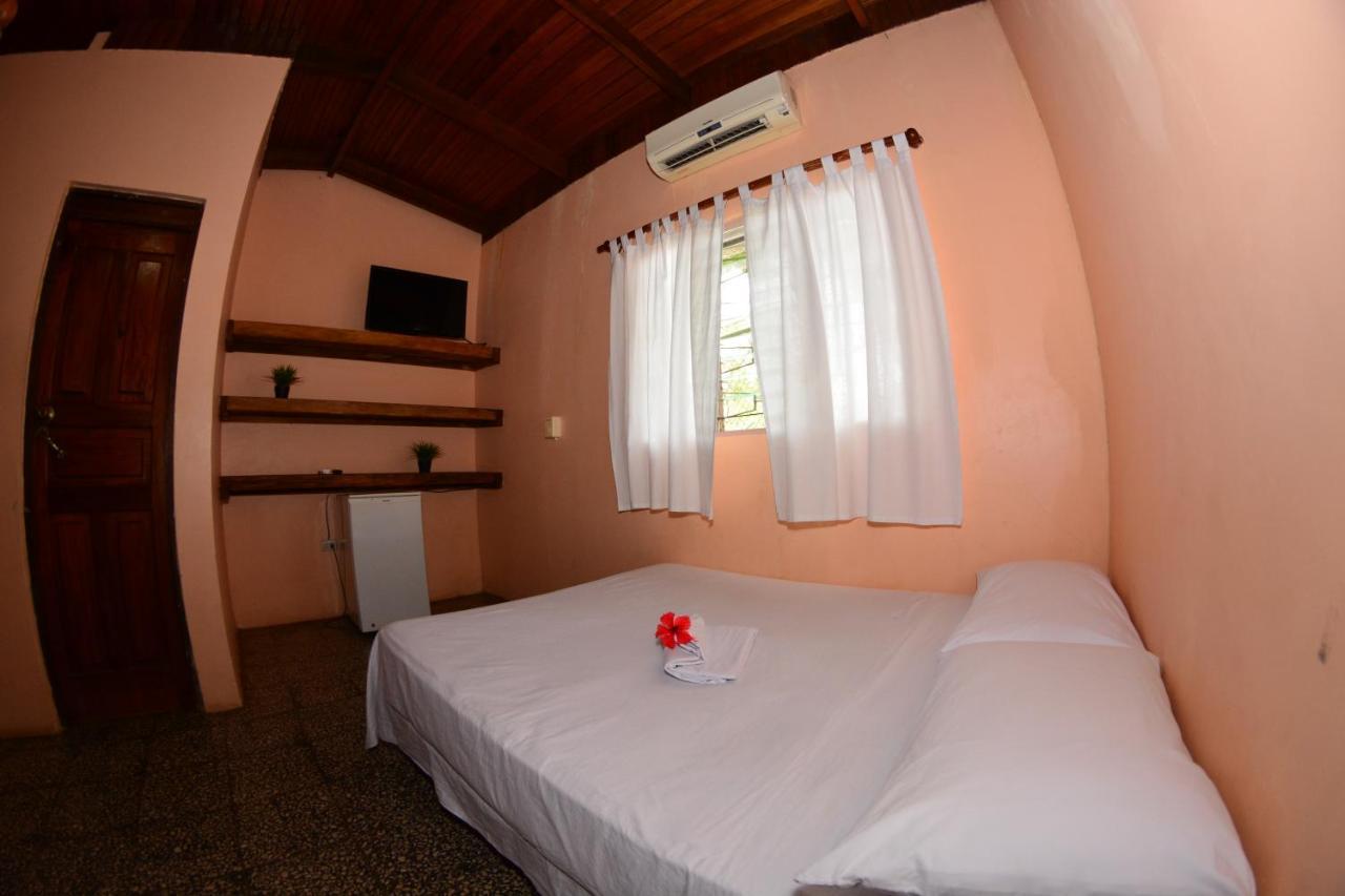 Tsunami Hostel Tamarindo Buitenkant foto